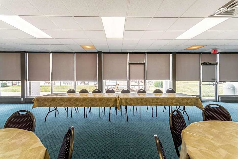 Quality Inn & Suites Vandalia near I-70 and Hwy 51