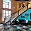 Days Inn & Suites by Wyndham Sam Houston Tollway