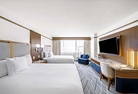 2 Dbl Pool View Mobility Accessible Ri Shwr