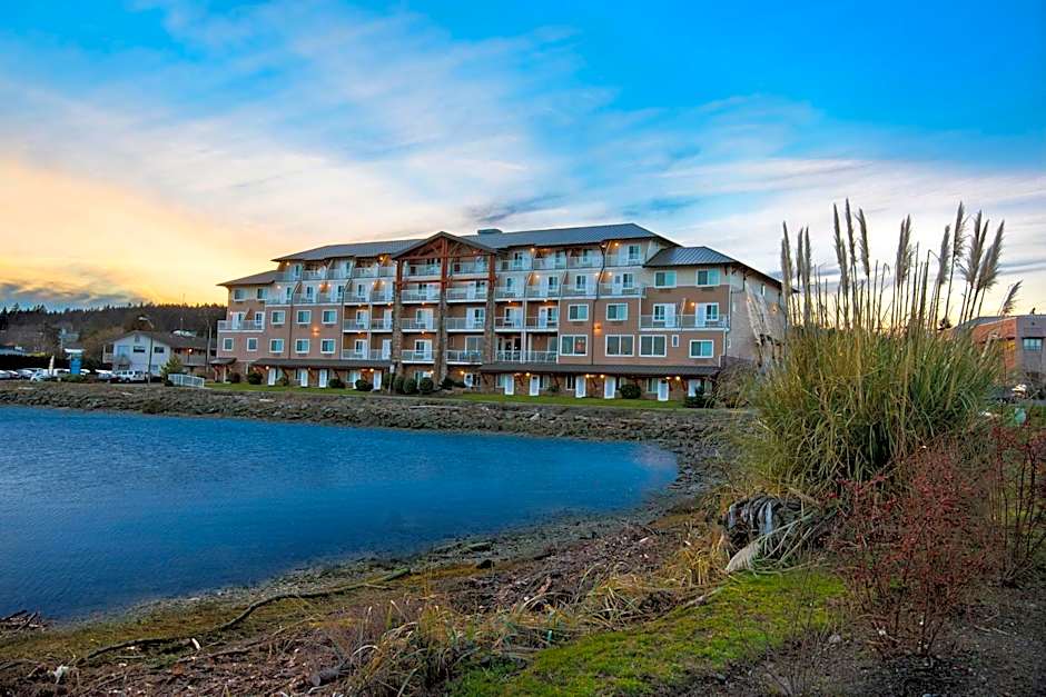 Oxford Suites Silverdale