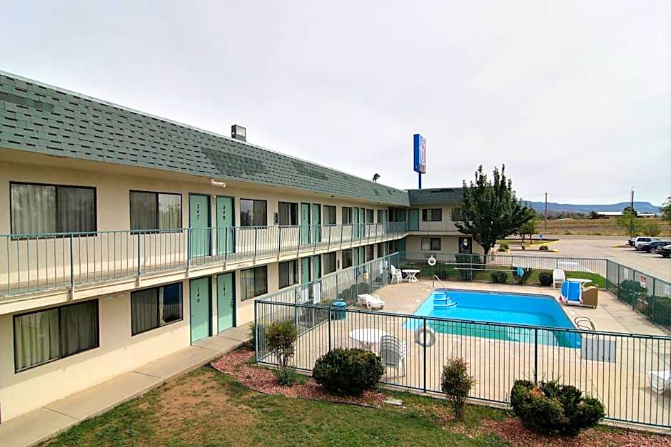 Travelodge by Wyndham Raton