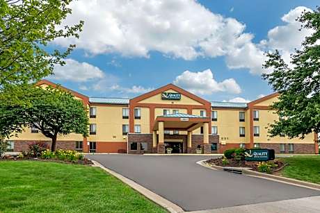 Quality Inn & Suites Lenexa Kansas City