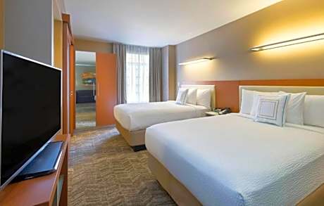 Queen Suite with Two Queen Beds