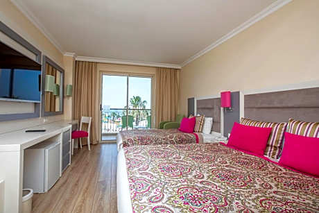 Triple Sea View Room