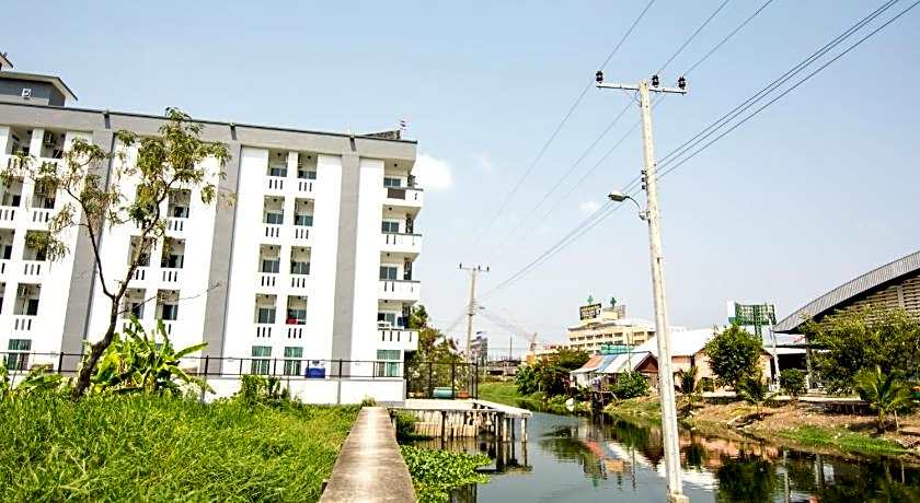 At Ease Residence Suvarnabhumi