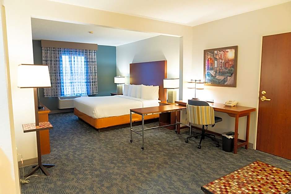 La Quinta Inn & Suites by Wyndham Bannockburn-Deerfield