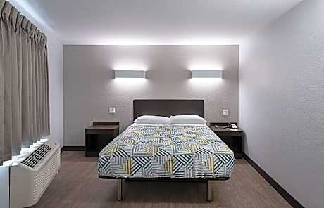 1 Queen Bed | Non-Smoking, Micfridge