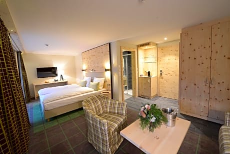 Junior Suite, Balcony, Mountain View (Matterhorn) (2 Twin Beds and 1 Double Sofa Bed)