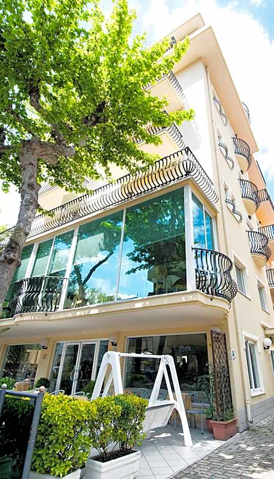 Hotel Aria di Mare - Bed & Brunch in centro a Riccione