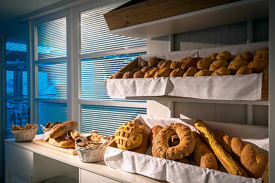 Mari Kristin Beach Hotel