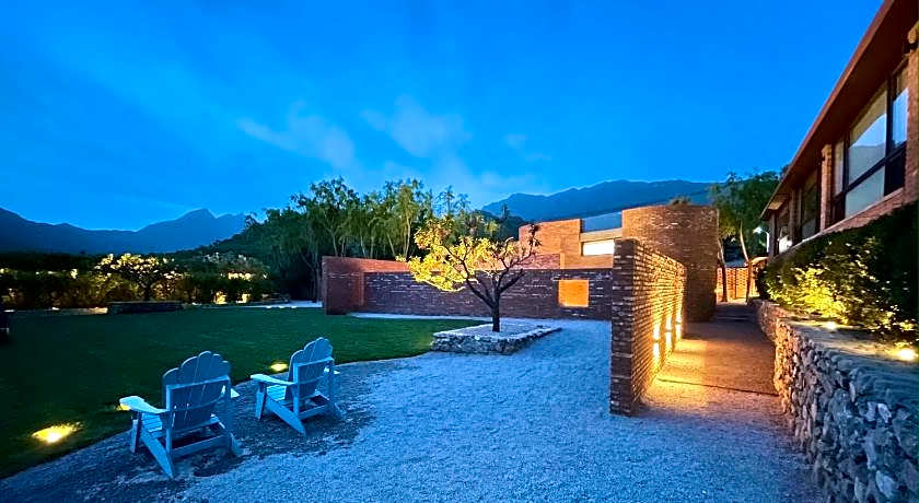 Brickyard Retreat at Mutianyu Great Wall