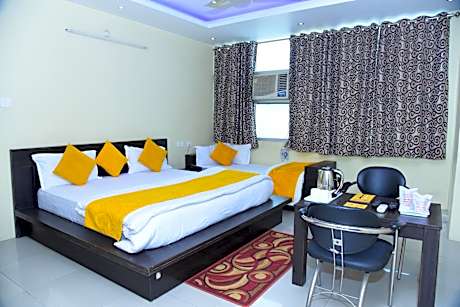 Triple Room with Private Bathroom