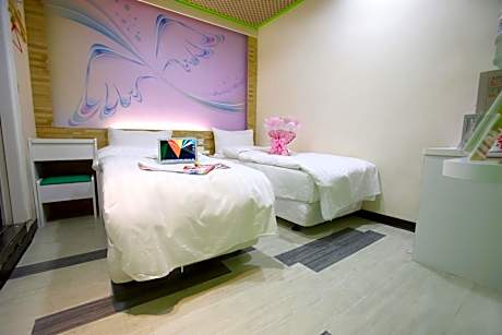 Economy Twin Room B