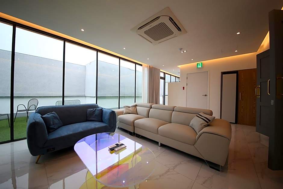 Photo 1 of 14 of Family Suite, Balcony