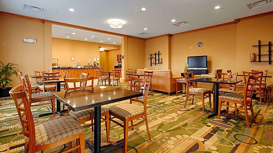 Best Western Plus Rose City Conference Center Inn