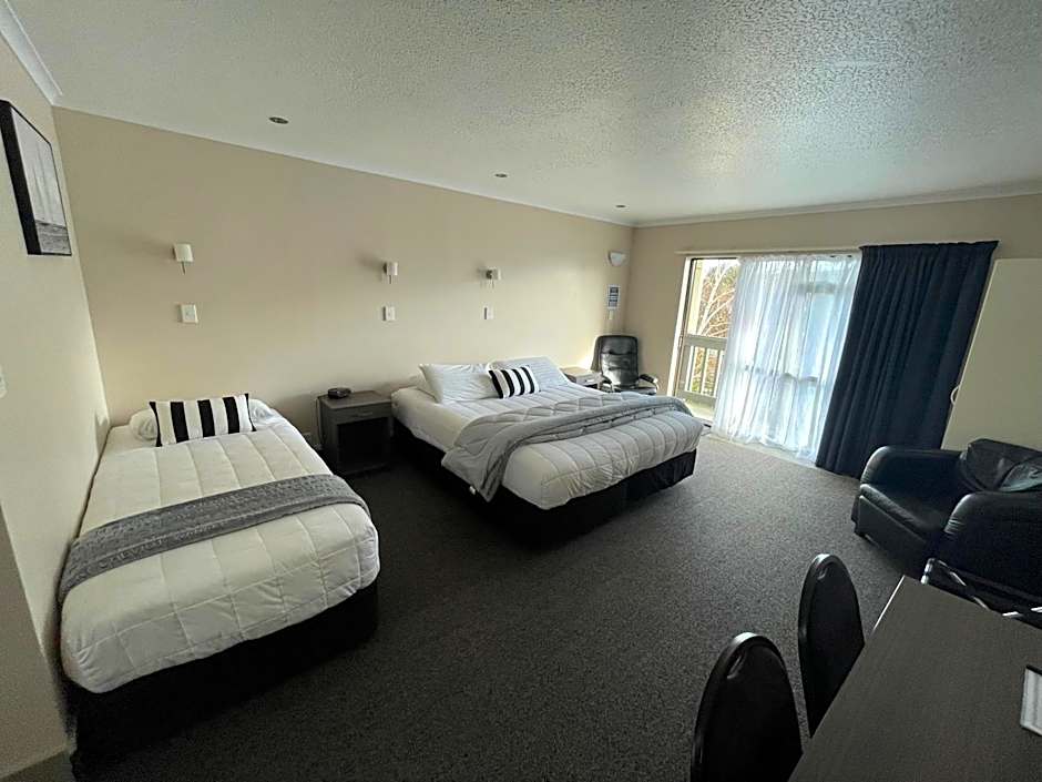 Kauri Court Motel and Apartments