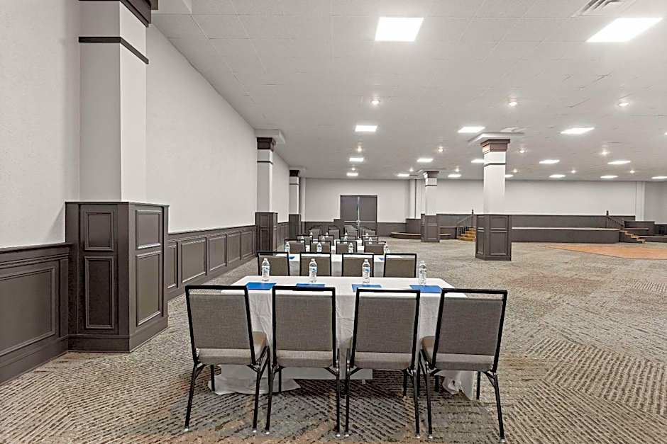 The Clover Hotel, Ascend Hotel Collection