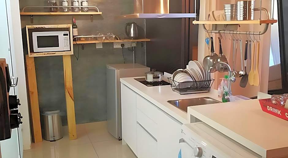 De Houz Guesthouse @ Setia Alam Trefoil