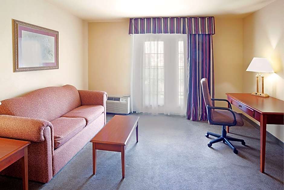 Holiday Inn Express & Suites Kerrville By IHG