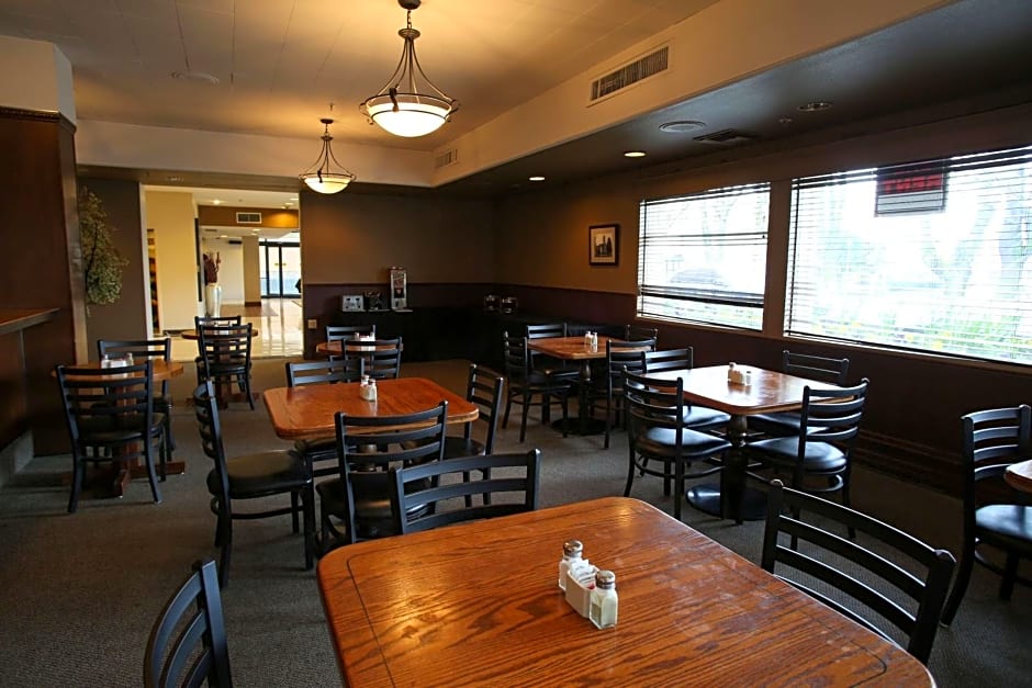 Red Lion Inn & Suites Olympia, Governor Hotel