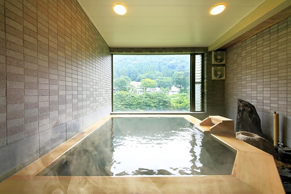 MICASA (Minakami Hot Spring Ryokan)