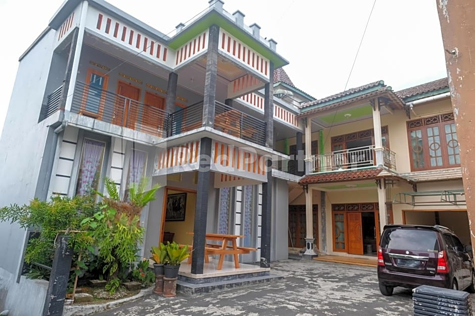 Wisma Giri Mulyo B near Grojogan Sewu Mitra RedDoorz