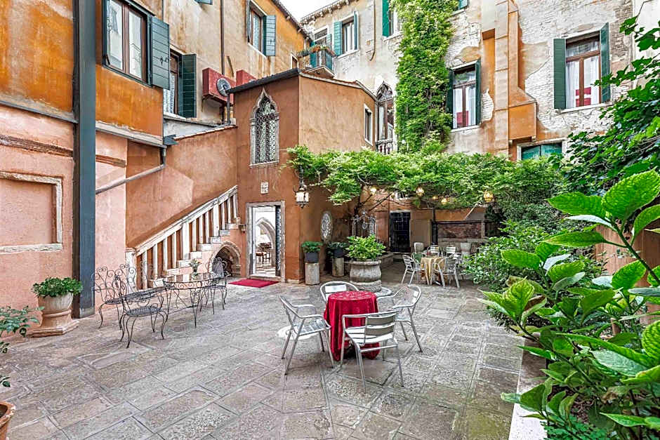 Hotel San Moise