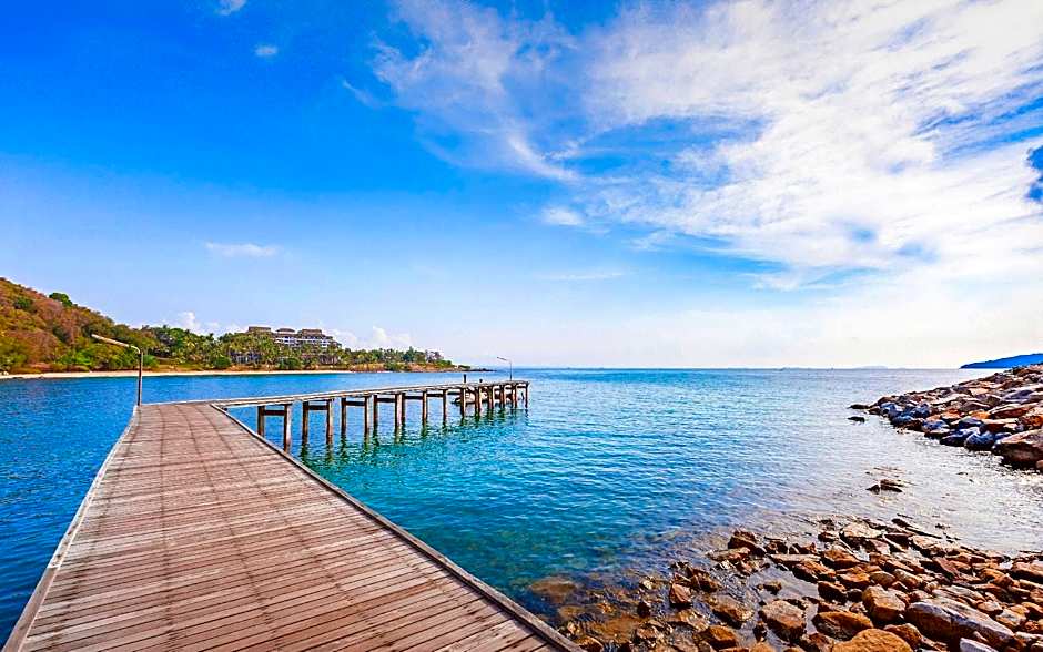 Rainbow Sky Hotel Samet