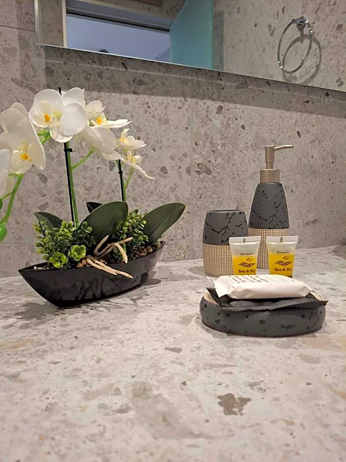 Peter's Place Studios & Suites