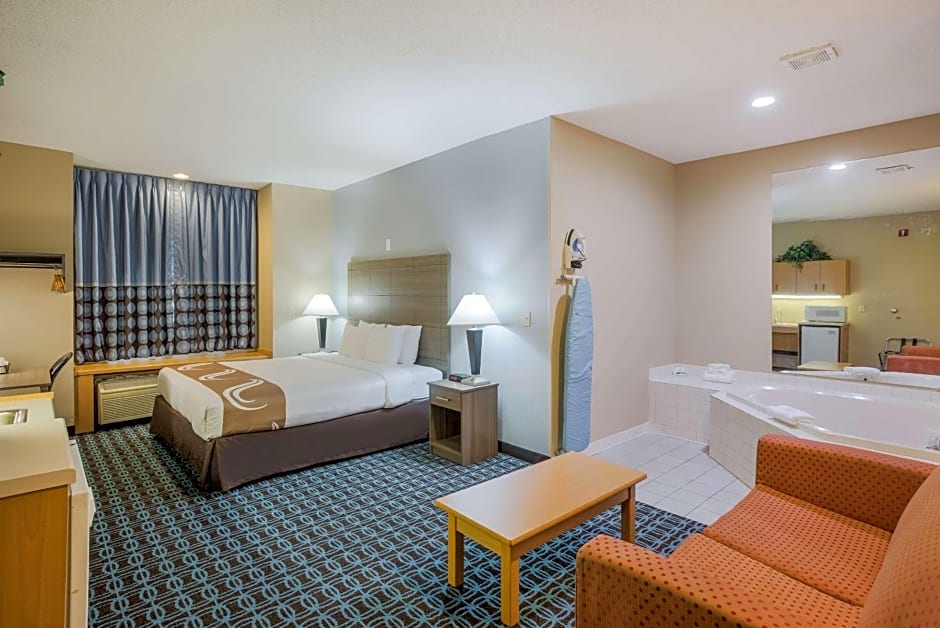 Quality Inn & Suites Blue Springs - Kansas City