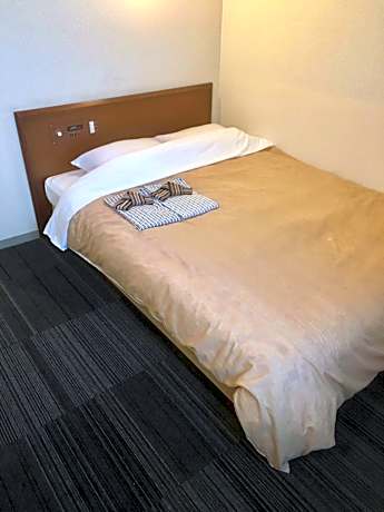 Small Double Room - Smoking