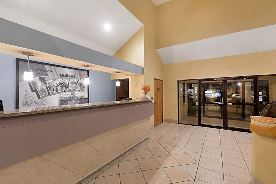 Super 8 by Wyndham Midland
