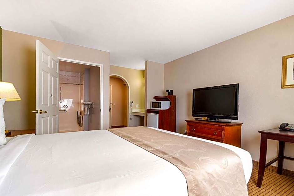 Rodeway Inn Auburn- Foresthill