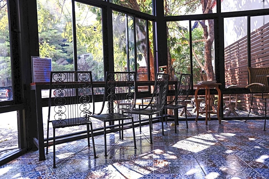 Sansabai House Hotel