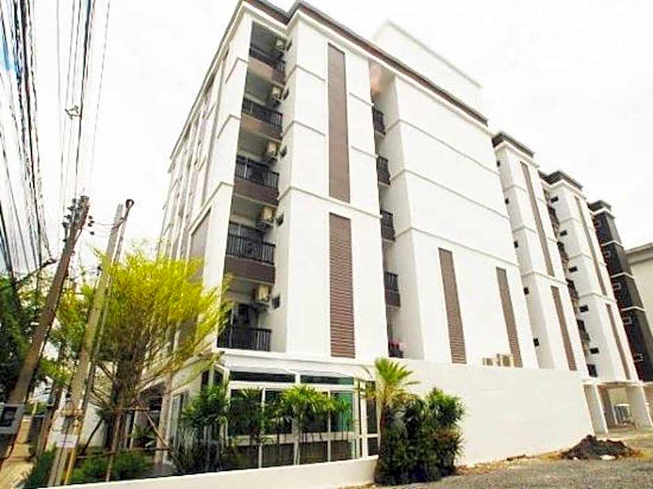 Riski Residence Ngamwongwan