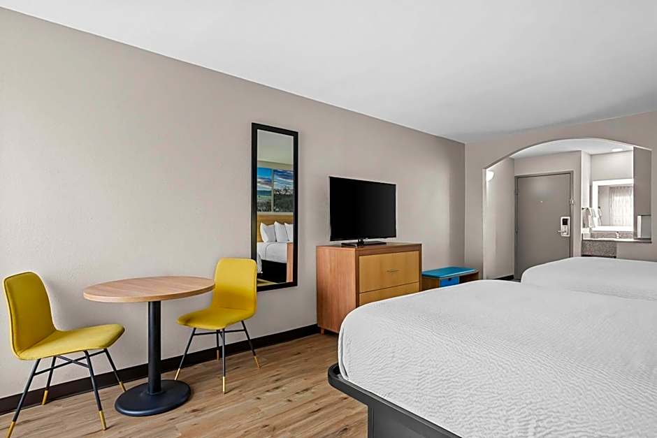 Days Inn by Wyndham Dallas Plano