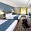 Crestwood Hotel