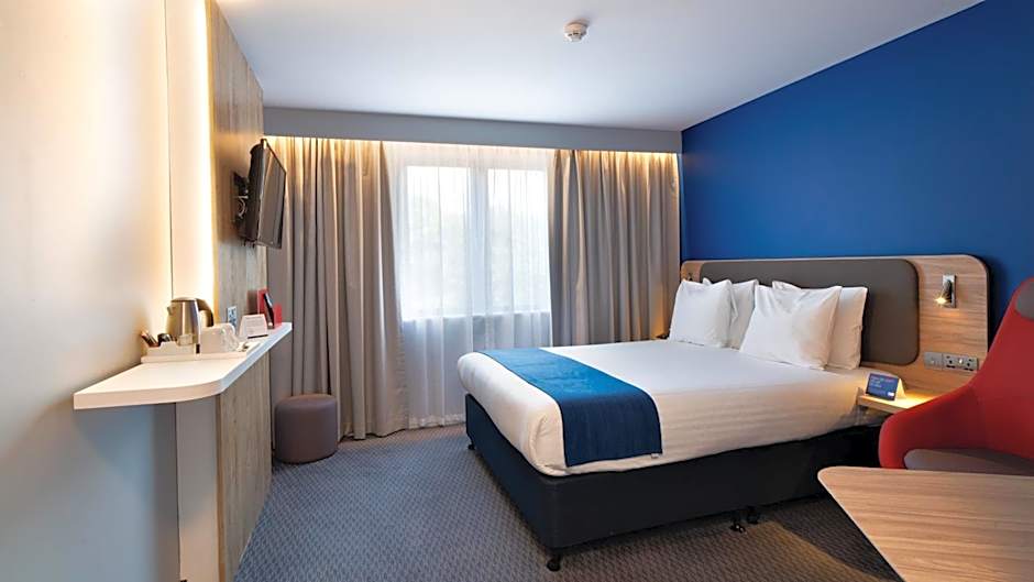 Holiday Inn Express Poole By IHG