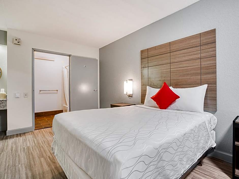 Photo 1 of 50 of Dallas Love Field Inn