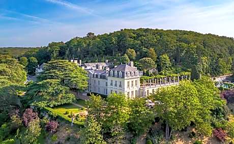 Chateau De Rochecotte