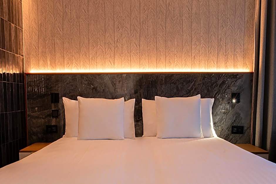 Silken Saaj Maar - Adults Only