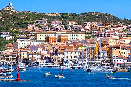 AHR Leonis Residence La Maddalena