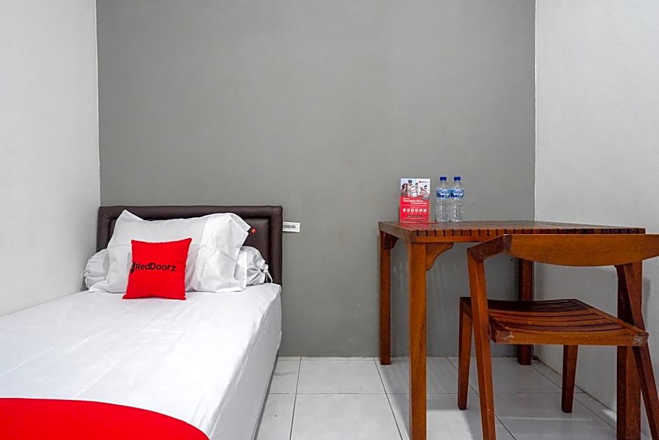 KoolKost Syariah near Universitas PGRI Semarang - Minimun Stay 6 Nights