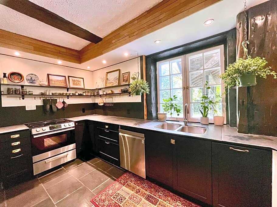 Nature Retreat w/ Sunroom Gazebo