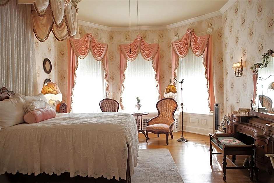Alexander Mansion Bed & Breakfast