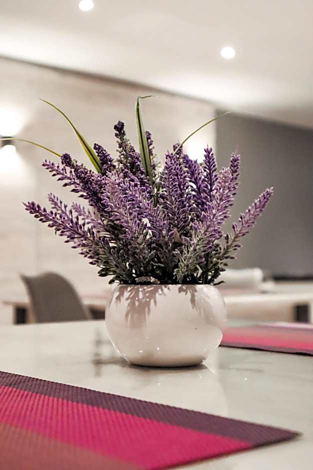 Cascades Guest Lodge