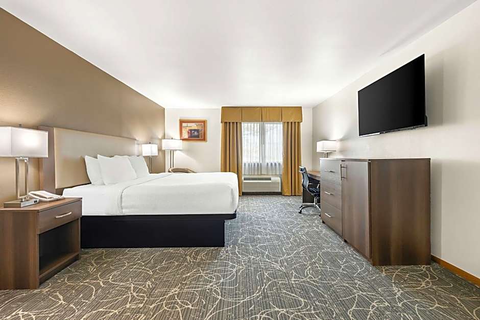 Best Western West Towne Suites