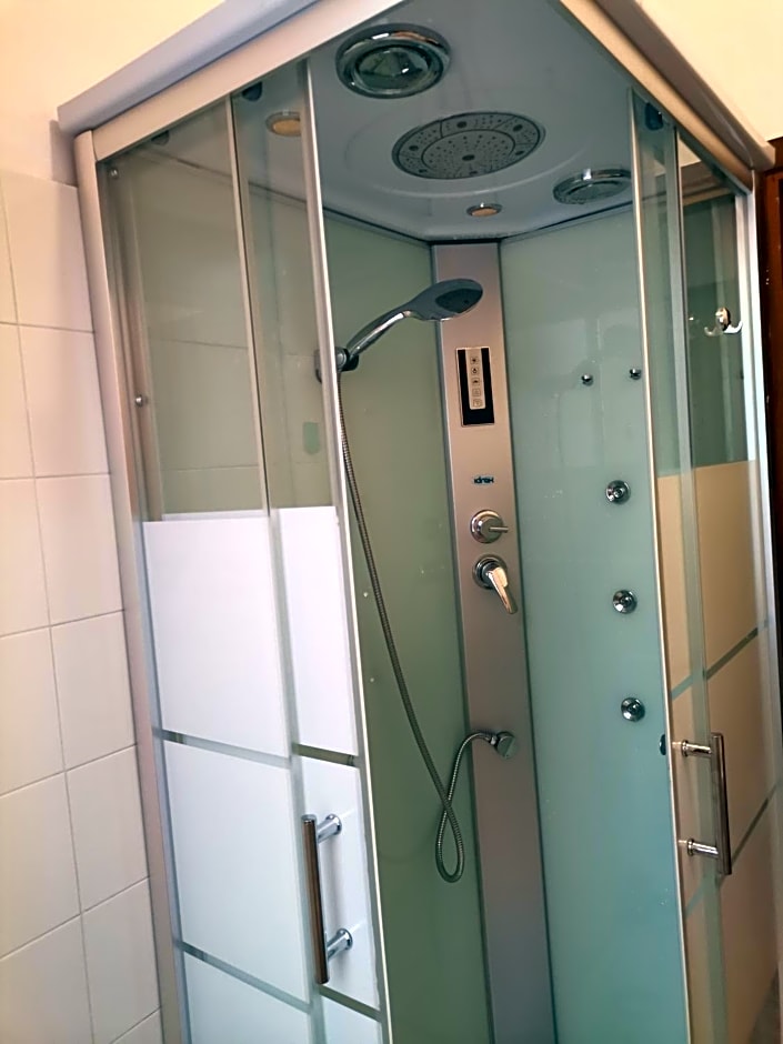 B&B Porto Vecchio ROOMS - Stazione Centrale Trieste