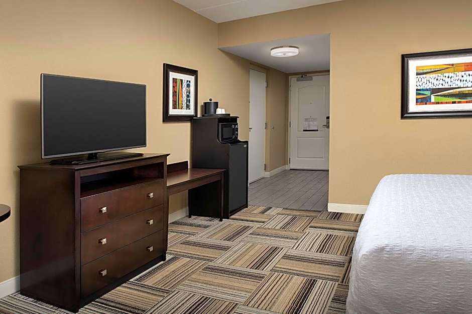 Hampton Inn By Hilton Knoxville-East