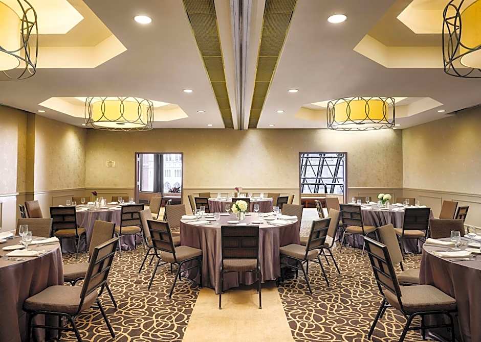 DoubleTree by Hilton - Philadelphia Center City